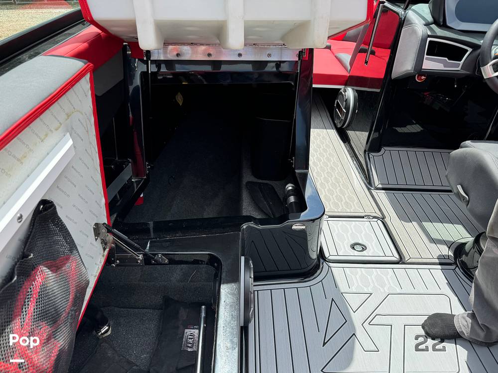 Slide: The Image of Mastercraft XT22 2022 - 14132406