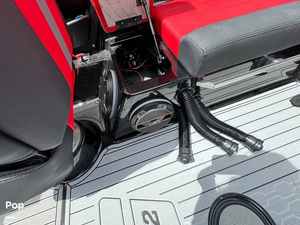 Slide: The Image of Mastercraft XT22 2022 - 14133124