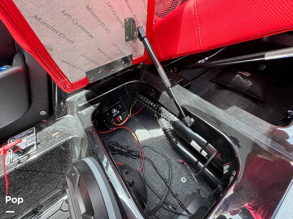 Slide: The Image of Mastercraft XT22 2022 - 14133126