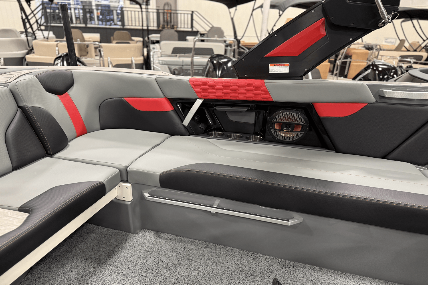 Slide: The Image of Mastercraft XT22 2023 - 10