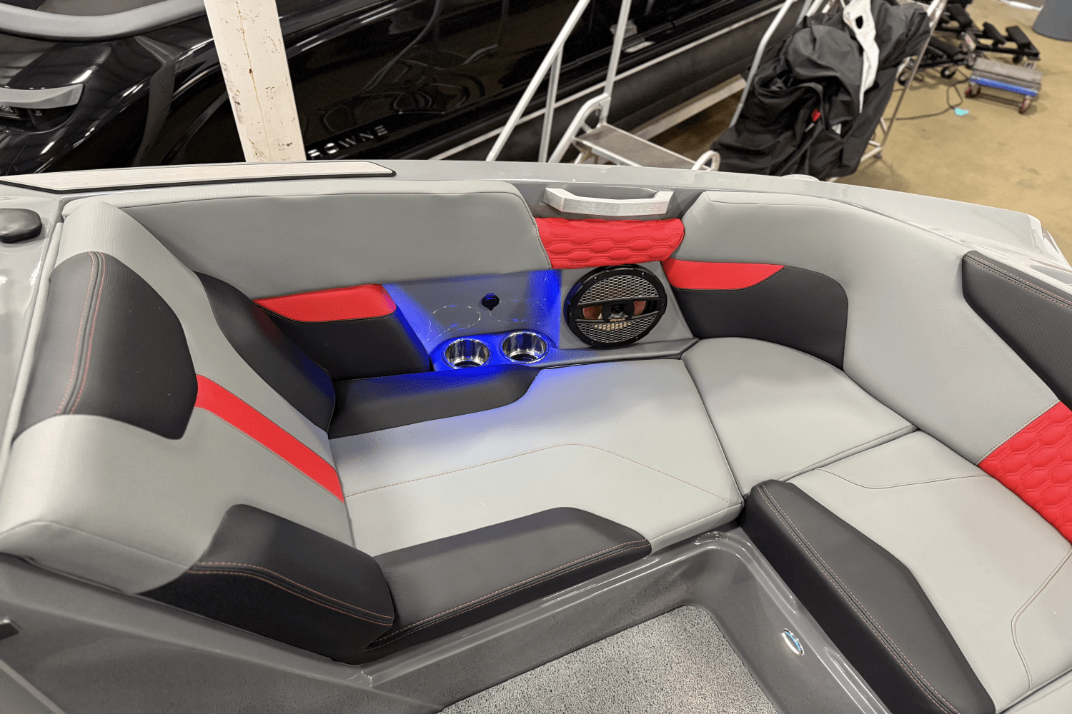 Slide: The Image of Mastercraft XT22 2023 - 18