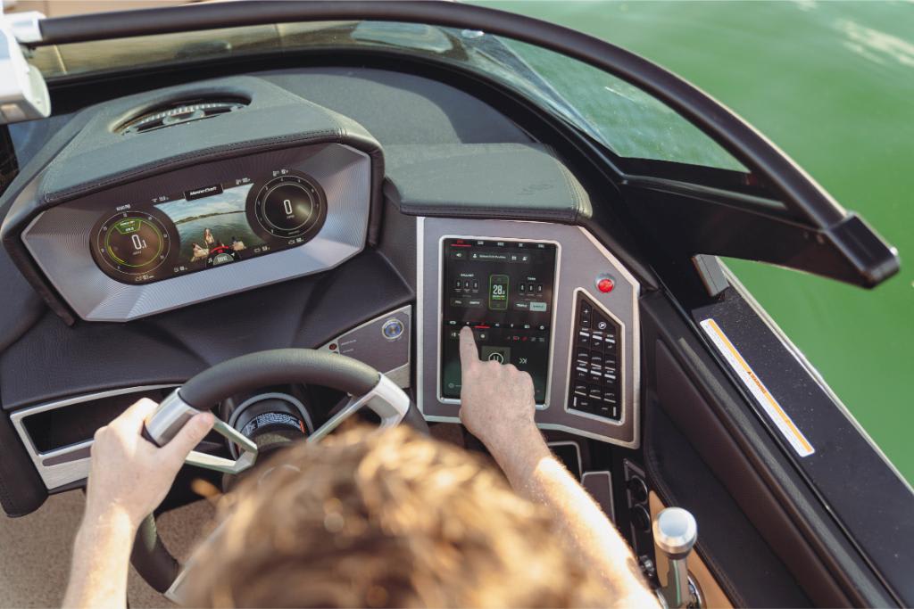Slide: The Image of Mastercraft XT22 2023 - 25