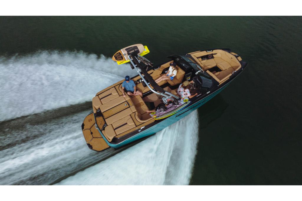 Slide: The Image of Mastercraft XT22 2023 - 34