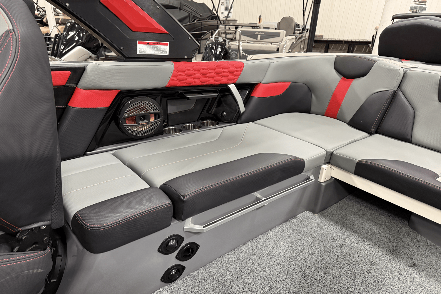 Slide: The Image of Mastercraft XT22 2023 - 9