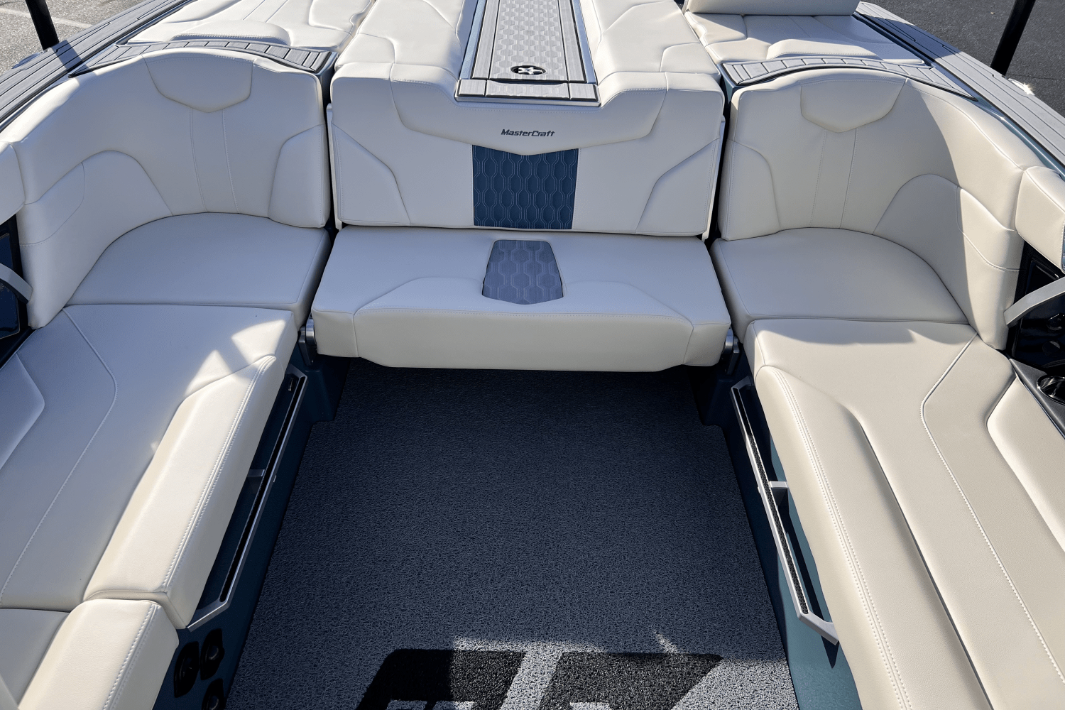 Slide: The Image of Mastercraft XT22 2025 - 14