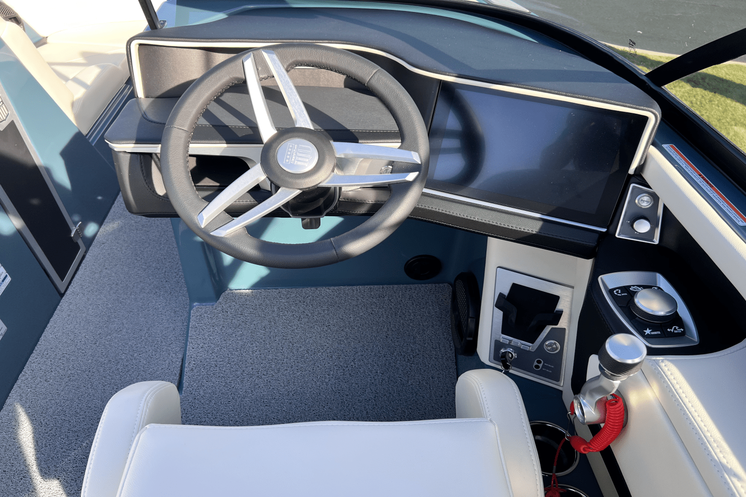 Slide: The Image of Mastercraft XT22 2025 - 8