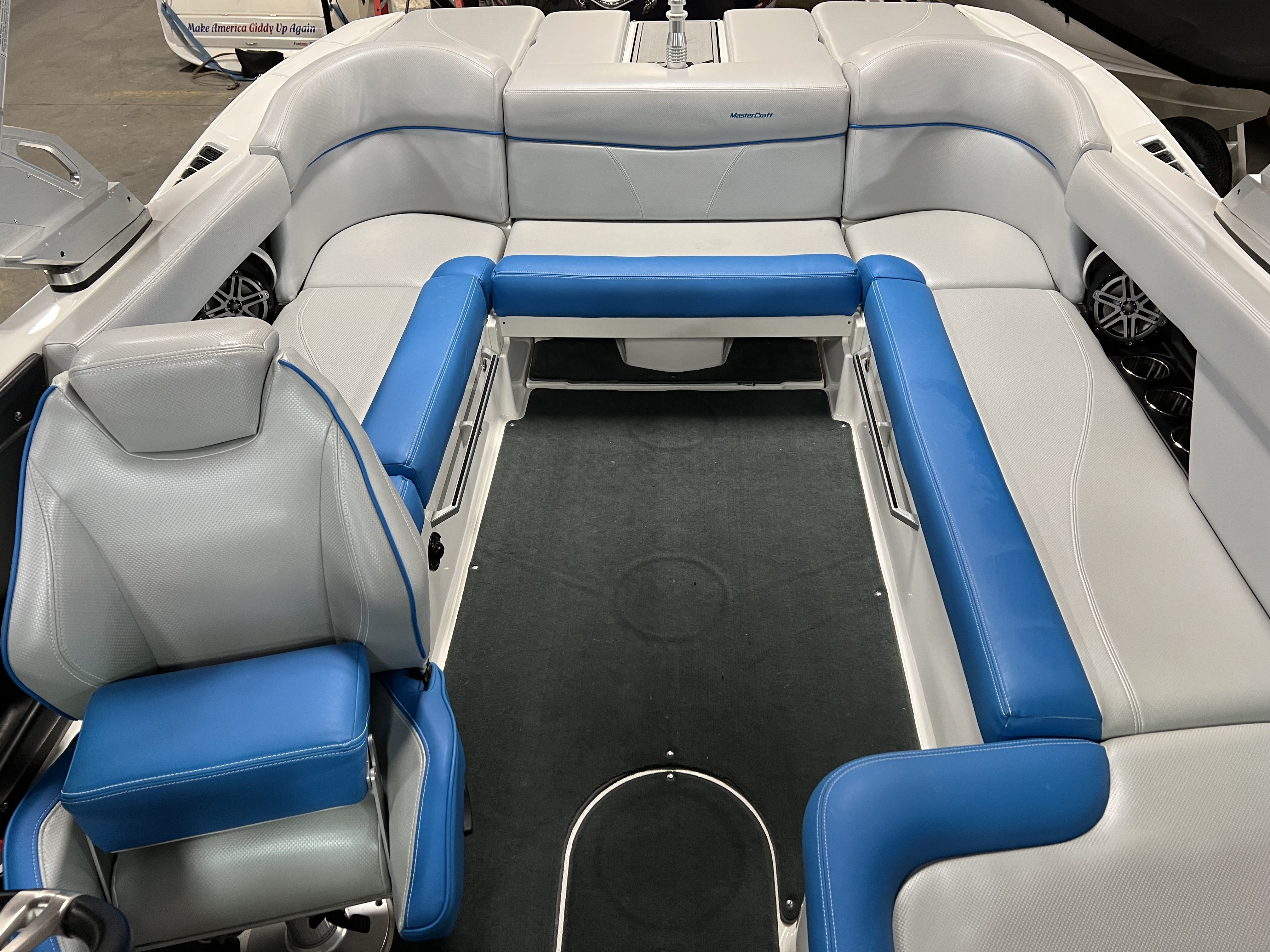 Slide: The Image of Mastercraft XT23 2017 - 15