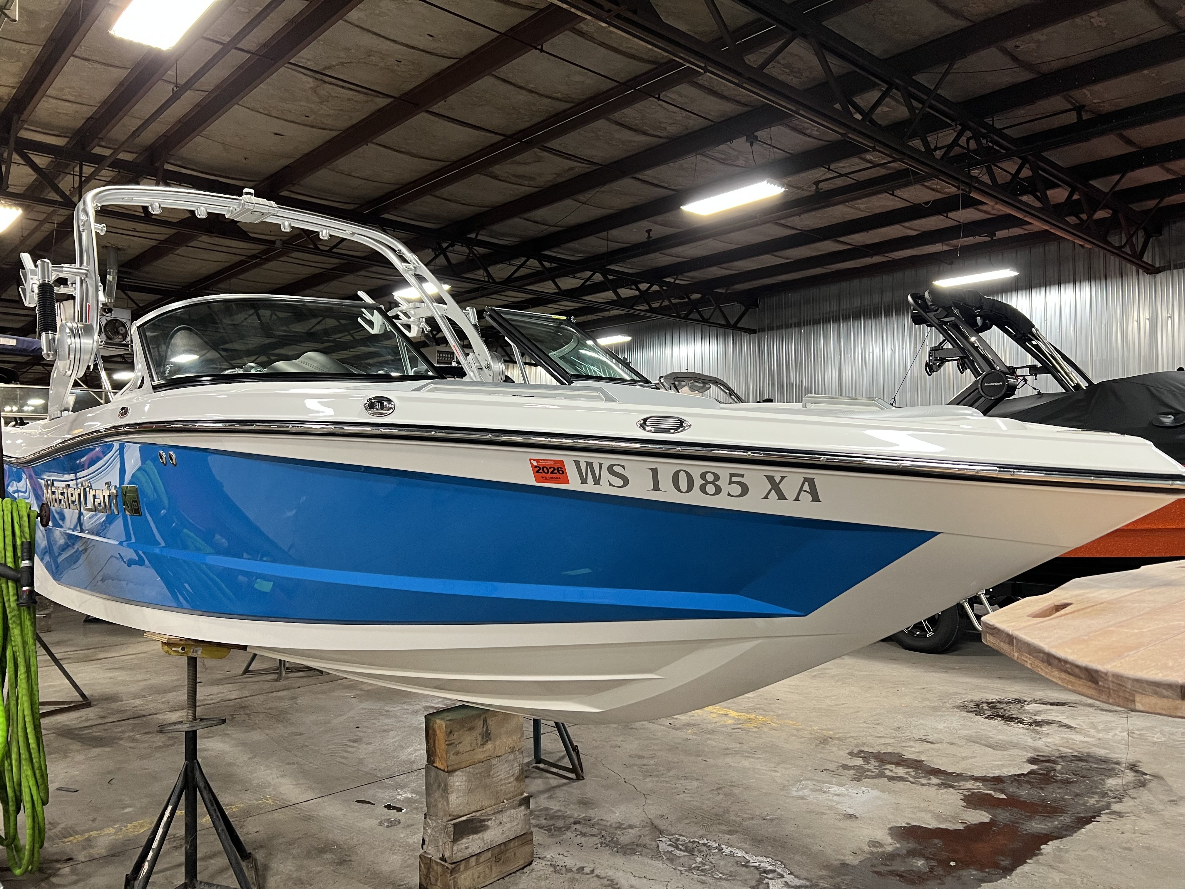 Slide: The Image of Mastercraft XT23 2017 - 2