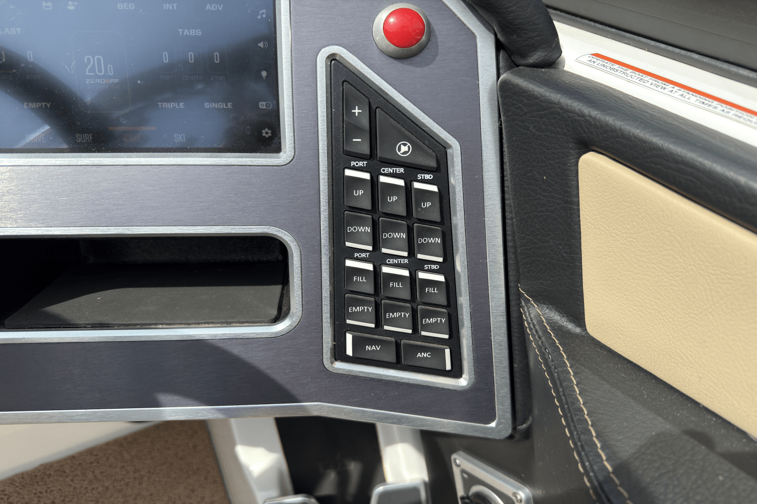 Slide: The Image of Mastercraft XT23 2022 - 30