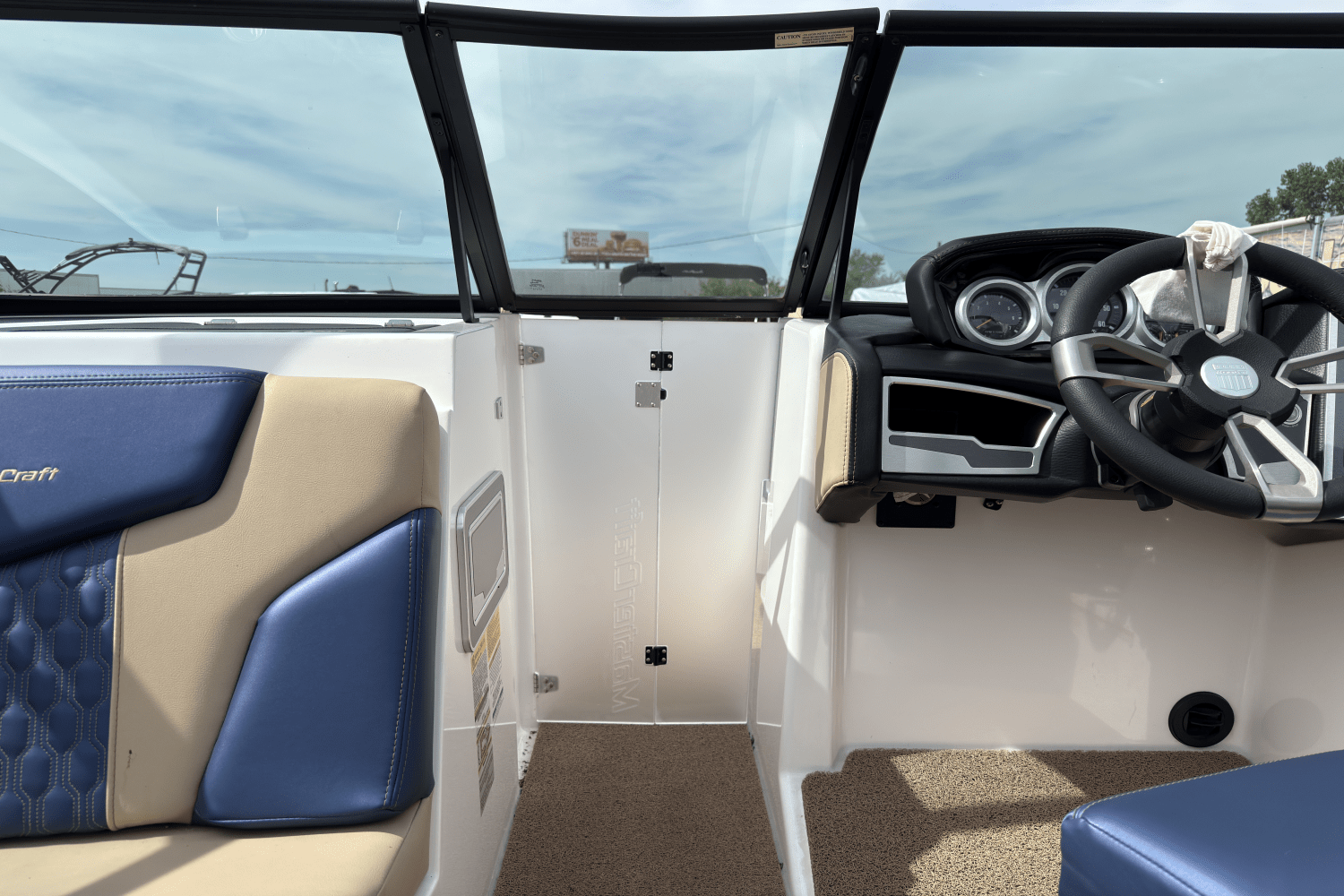 Slide: The Image of Mastercraft XT23 2022 - 33