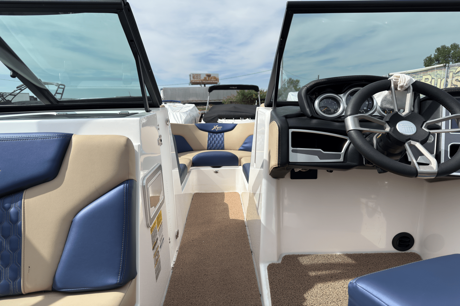 Slide: The Image of Mastercraft XT23 2022 - 34