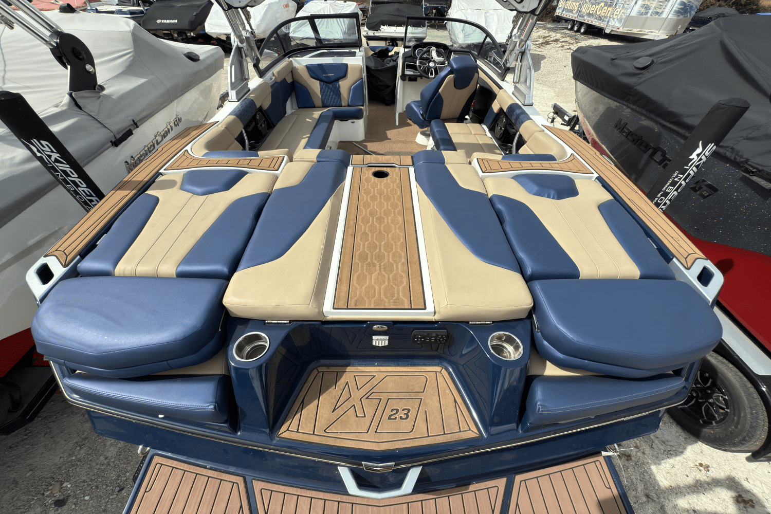 Slide: The Image of Mastercraft XT23 2022 - 6