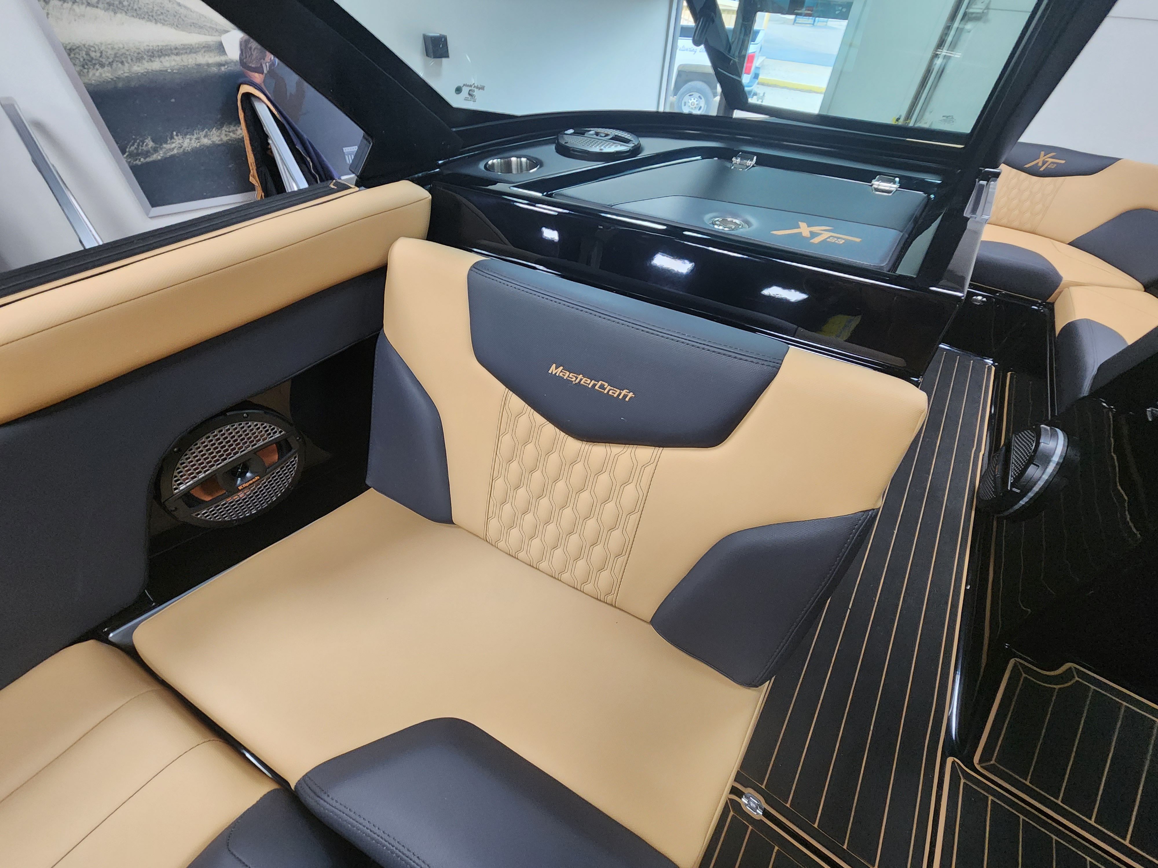 Slide: The Image of Mastercraft XT23 2024 - 17