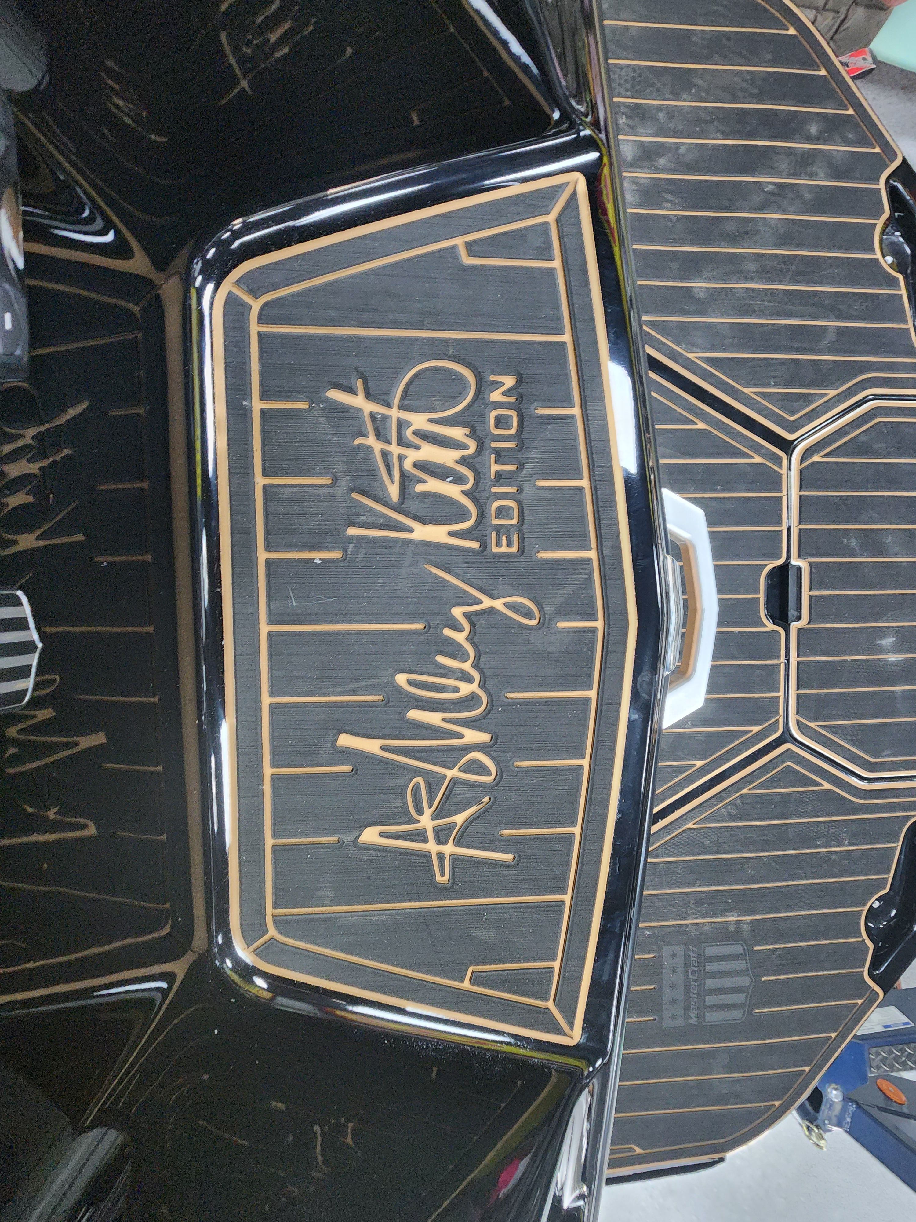 Slide: The Image of Mastercraft XT23 2024 - 5