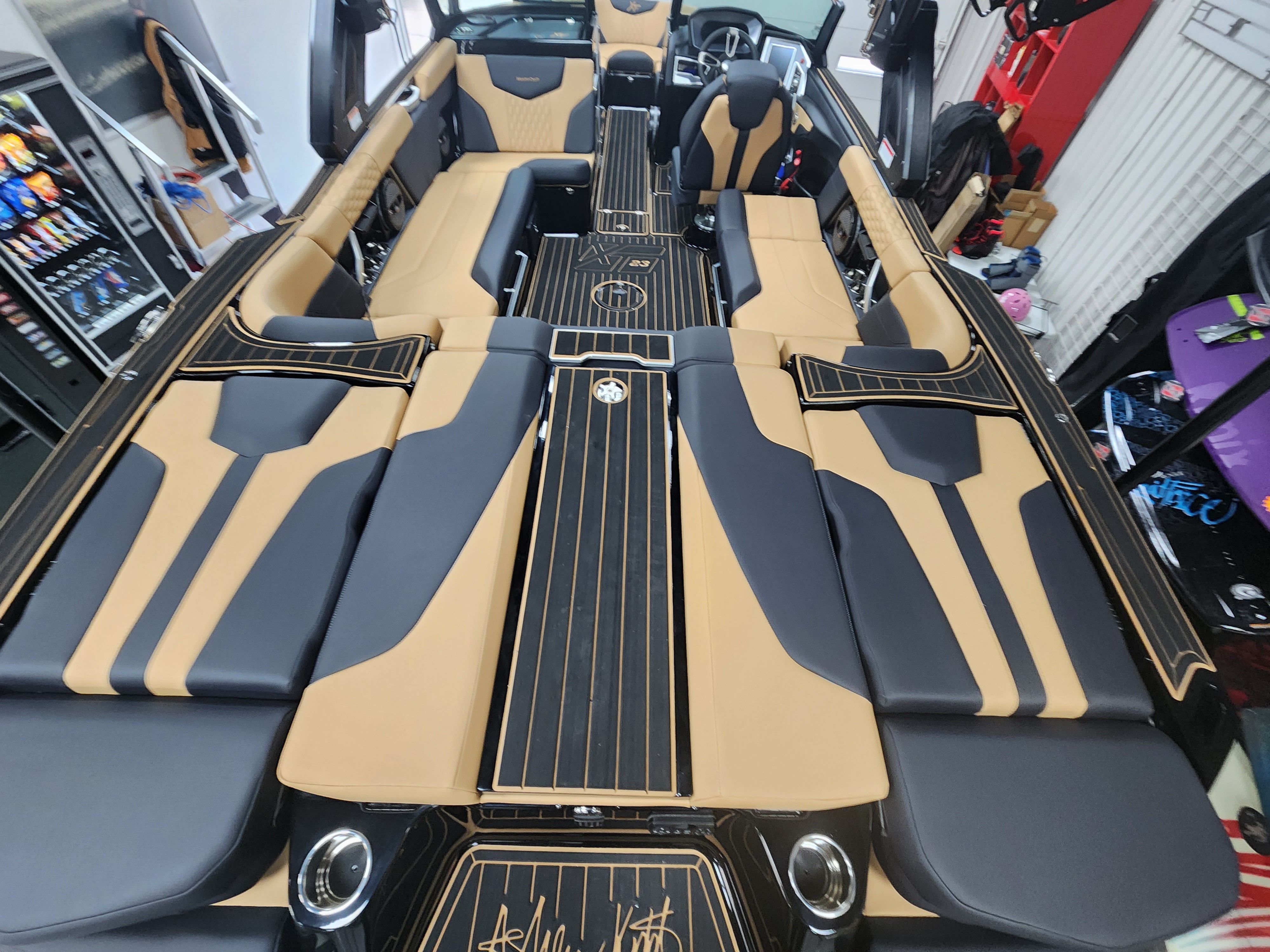 Slide: The Image of Mastercraft XT23 2024 - 6