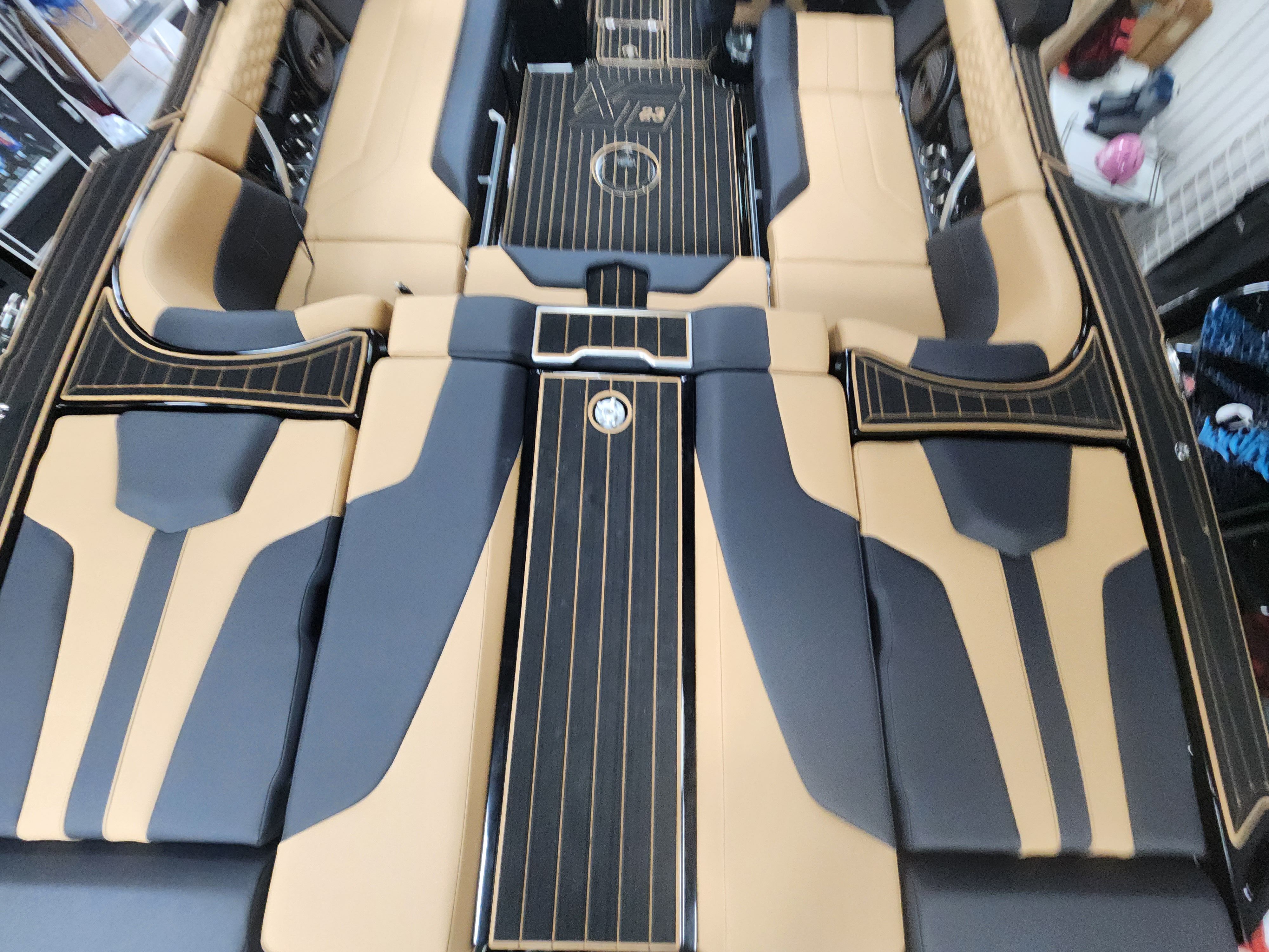 Slide: The Image of Mastercraft XT23 2024 - 7