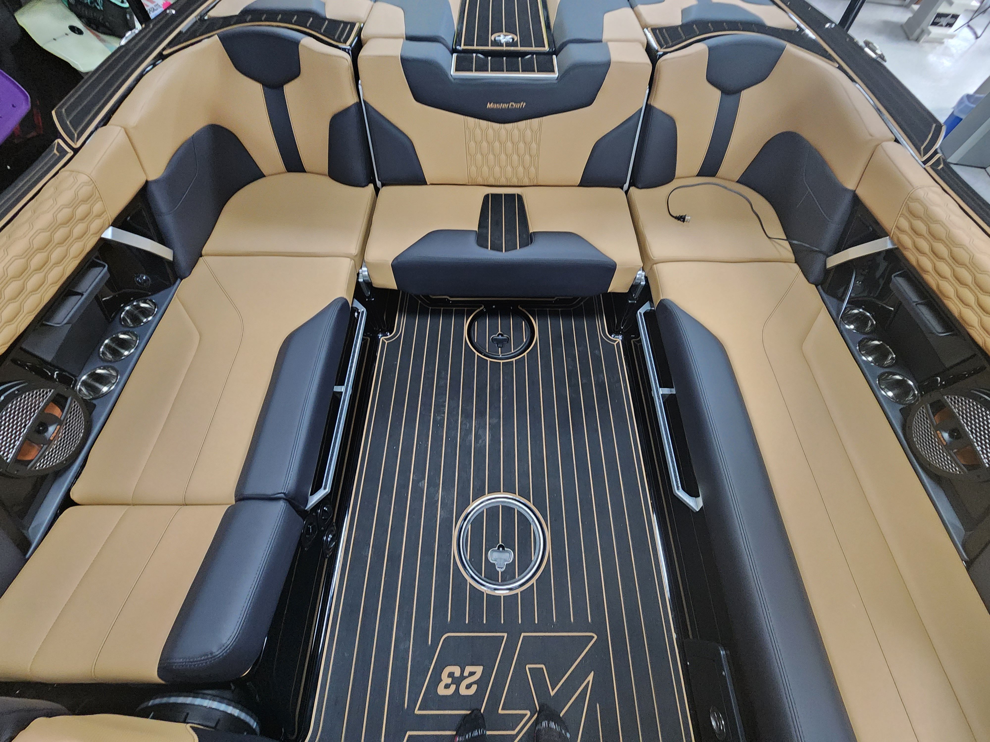 Slide: The Image of Mastercraft XT23 2024 - 8