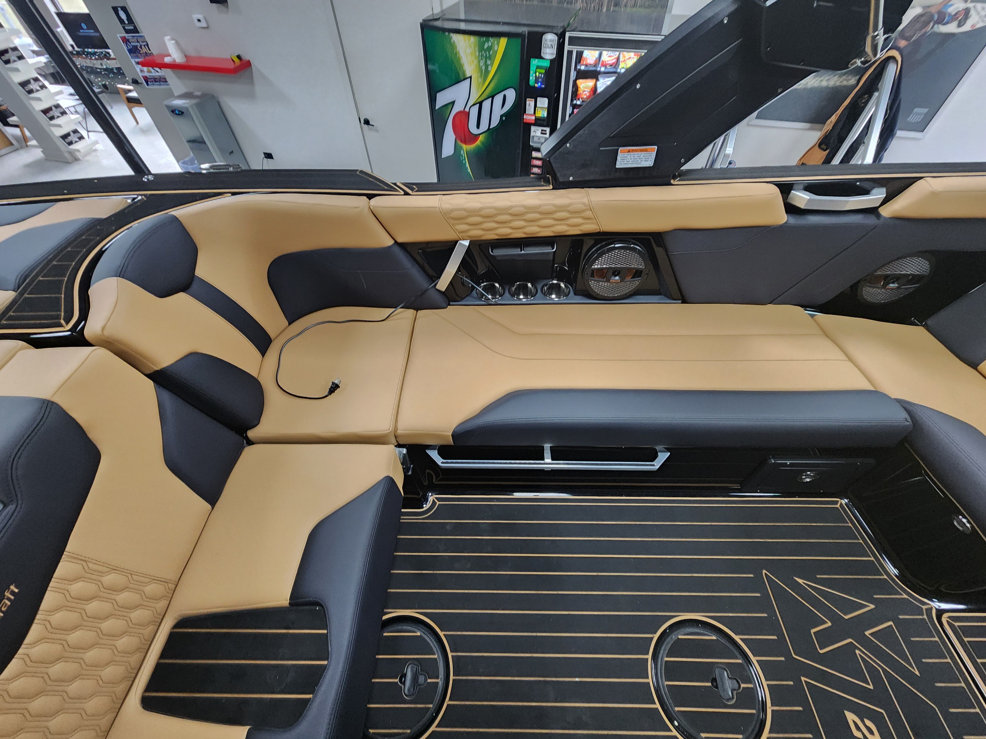 Slide: The Image of Mastercraft XT23 2024 - 9