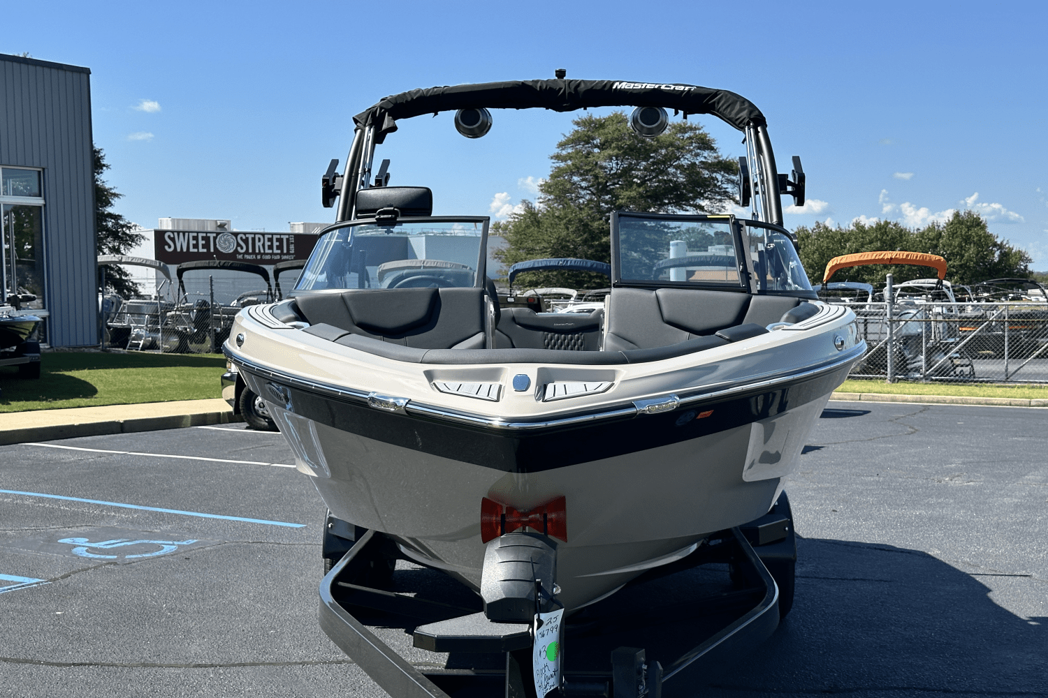 Slide: The Image of Mastercraft XT25 2025 - 2