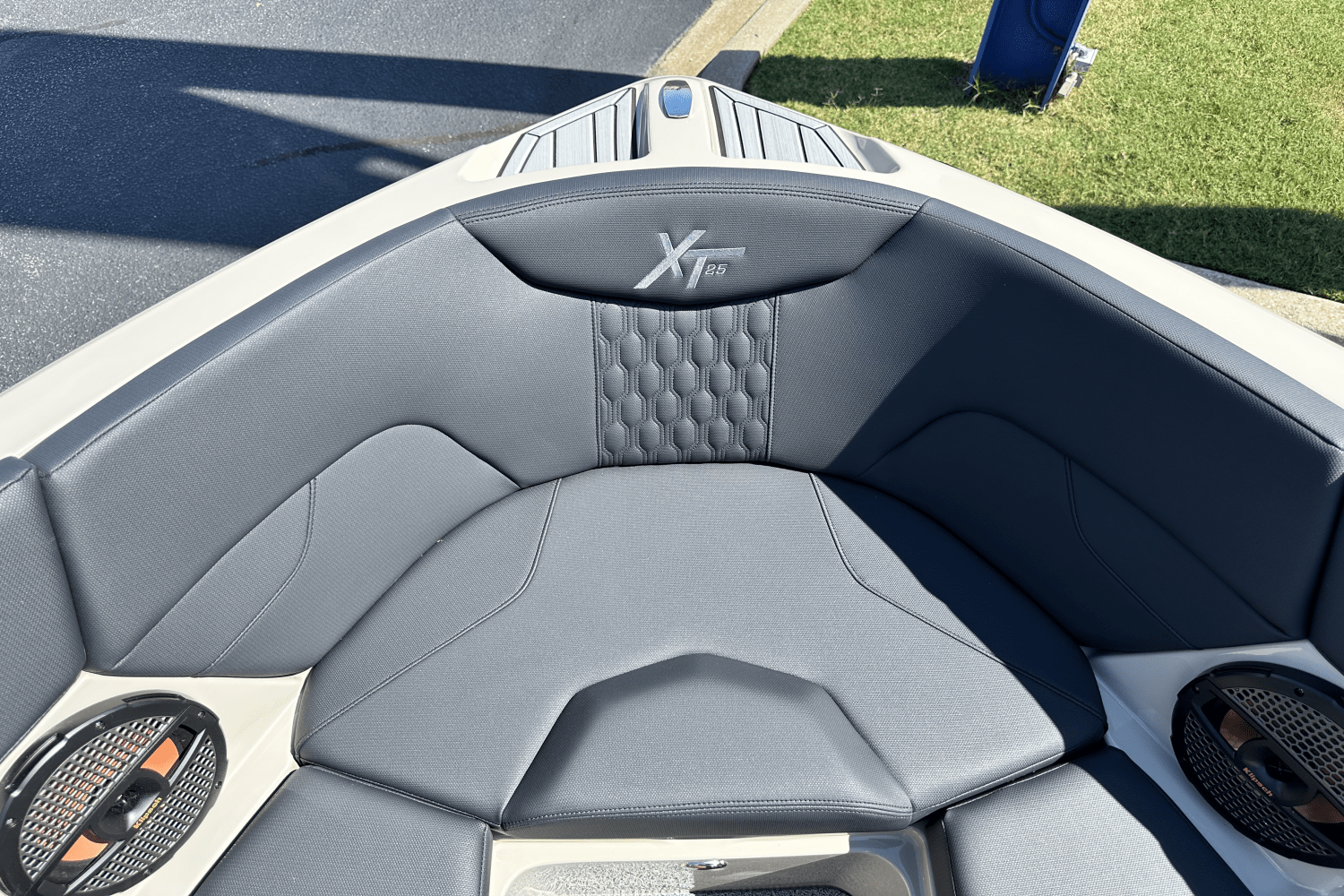 Slide: The Image of Mastercraft XT25 2025 - 21