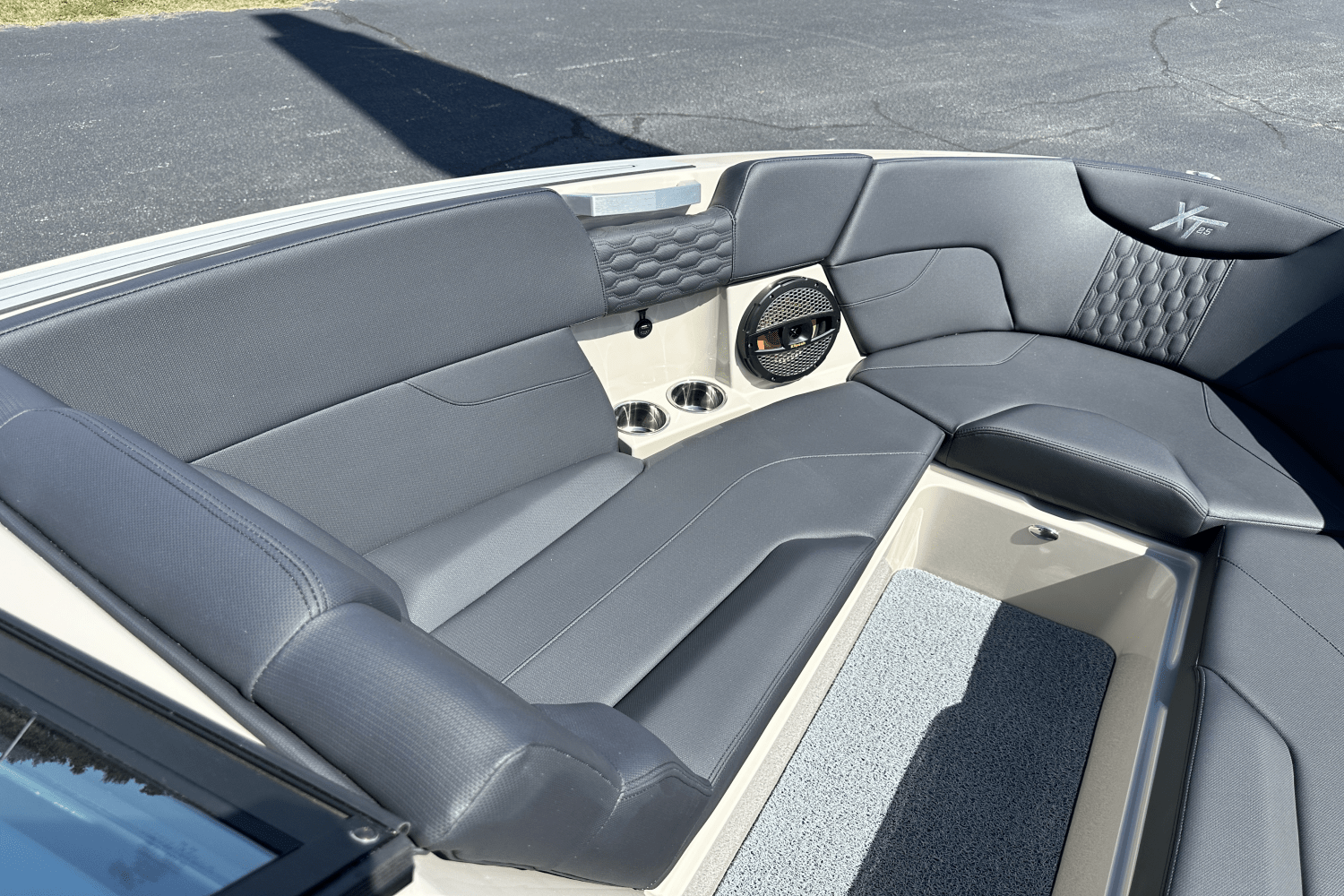 Slide: The Image of Mastercraft XT25 2025 - 22