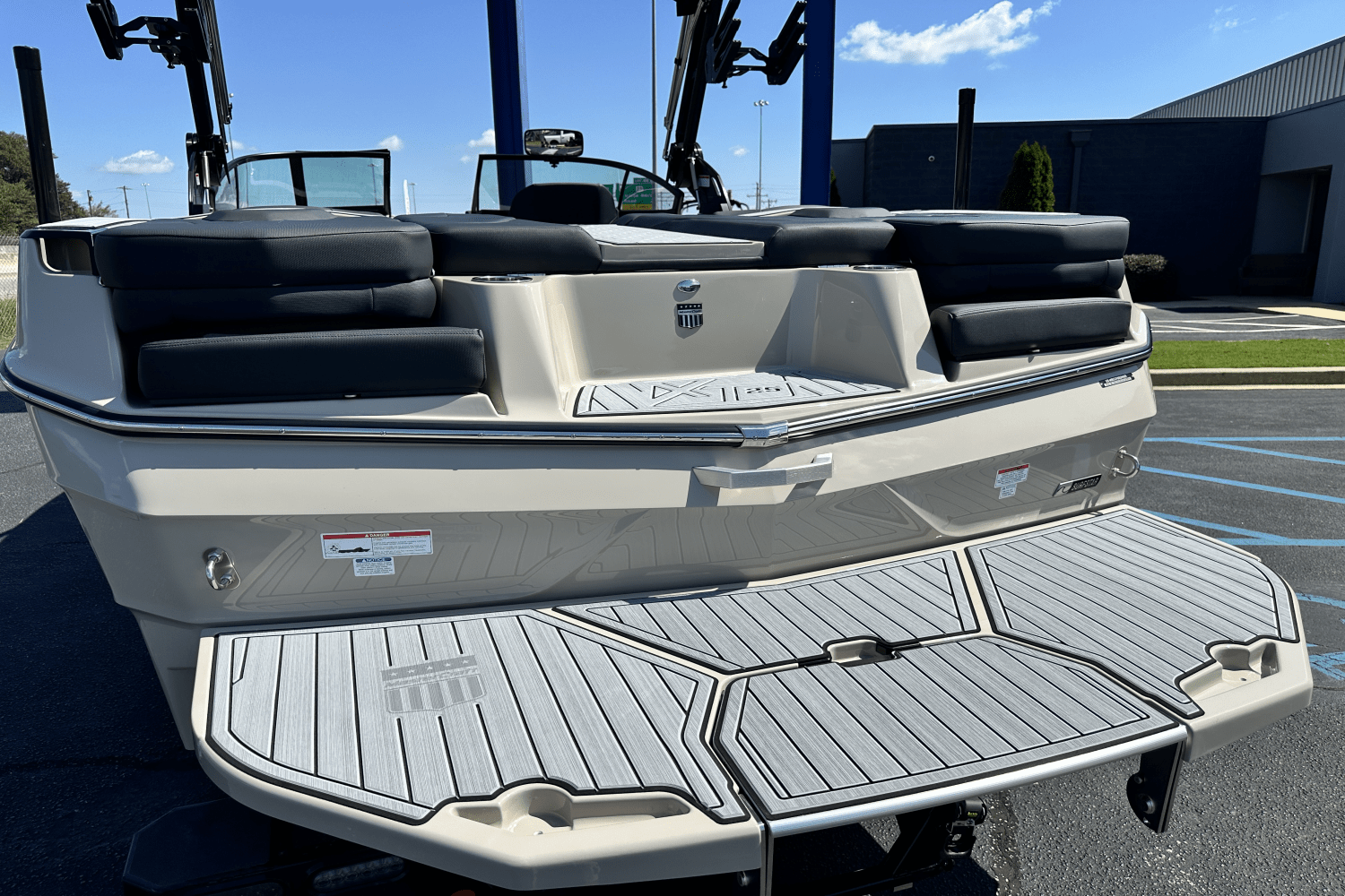 Slide: The Image of Mastercraft XT25 2025 - 4