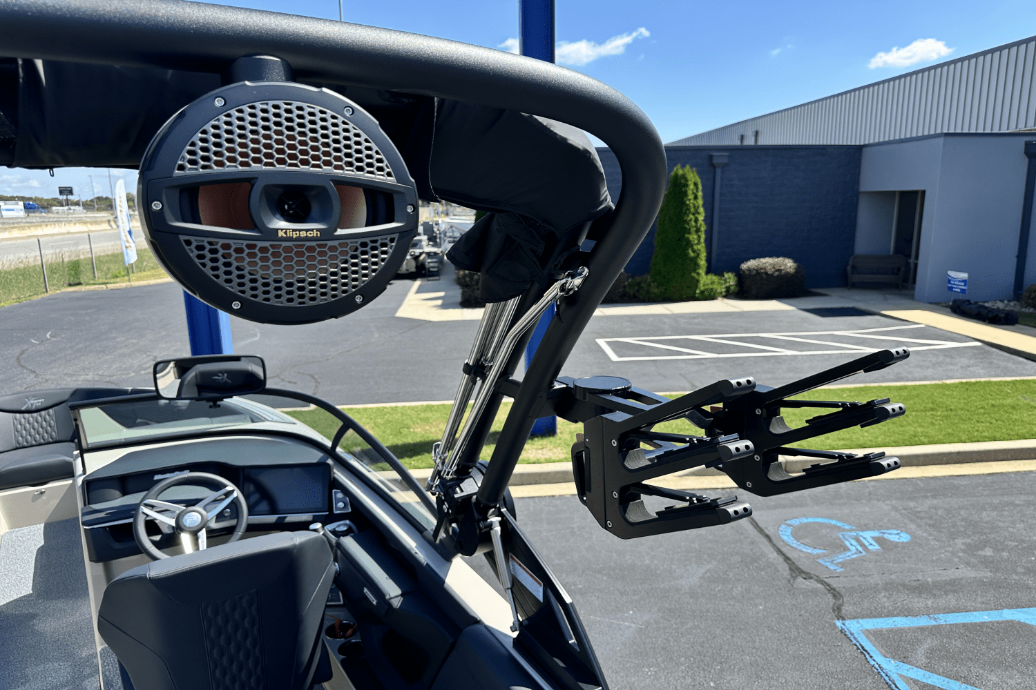 Slide: The Image of Mastercraft XT25 2025 - 8