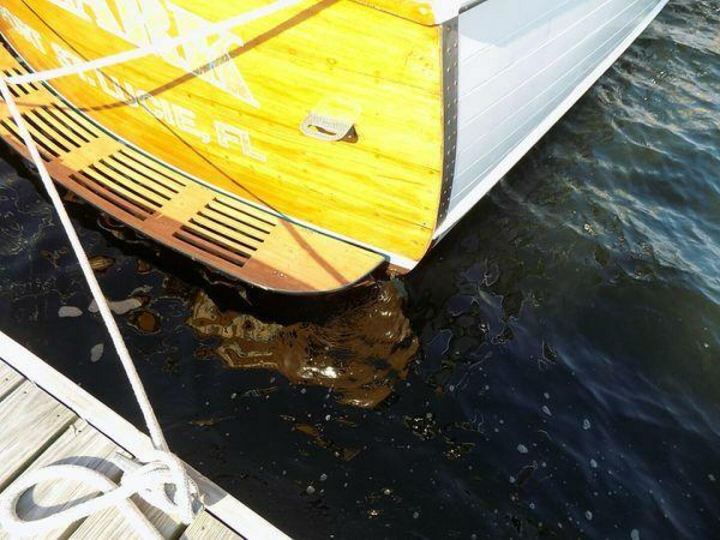 Slide: The Image of Matthews Cabin Cruisers 1960 - 4422555