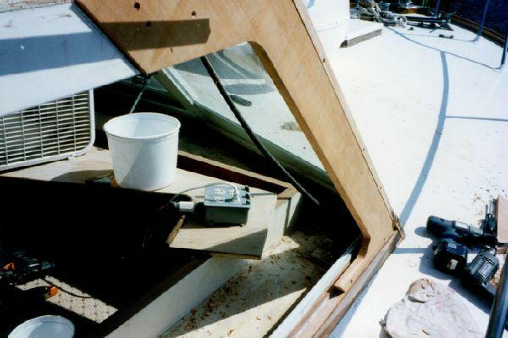 Slide: The Image of Matthews Cabin Cruisers 1960 - 4422574