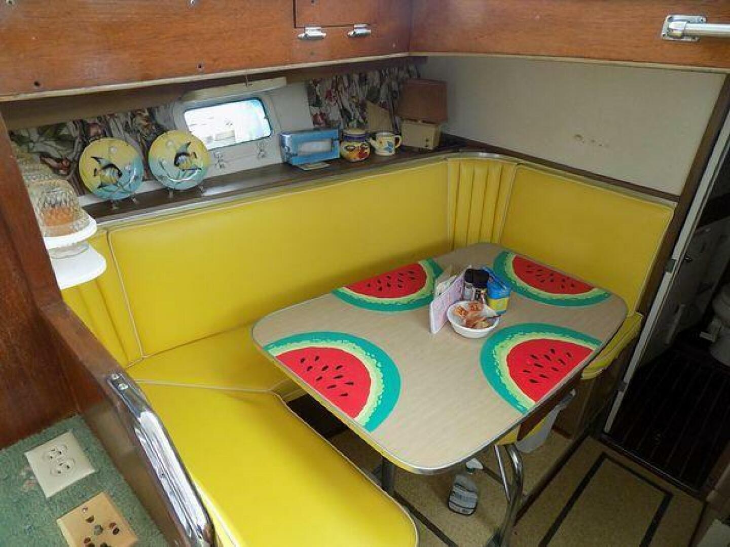Slide: The Image of Matthews Cabin Cruisers 1960 - 4422584