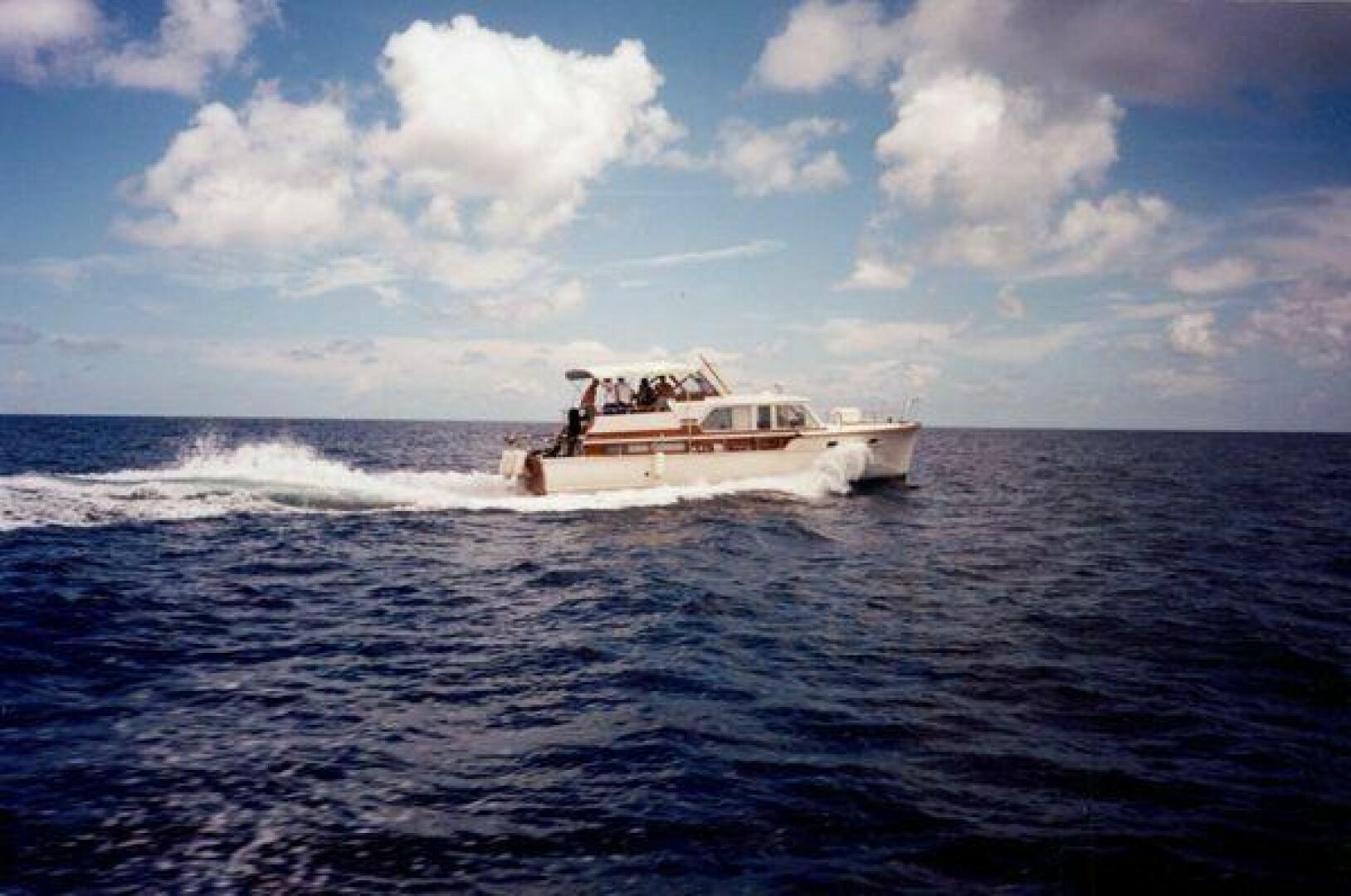 Slide: The Image of Matthews Cabin Cruisers 1960 - 4422572