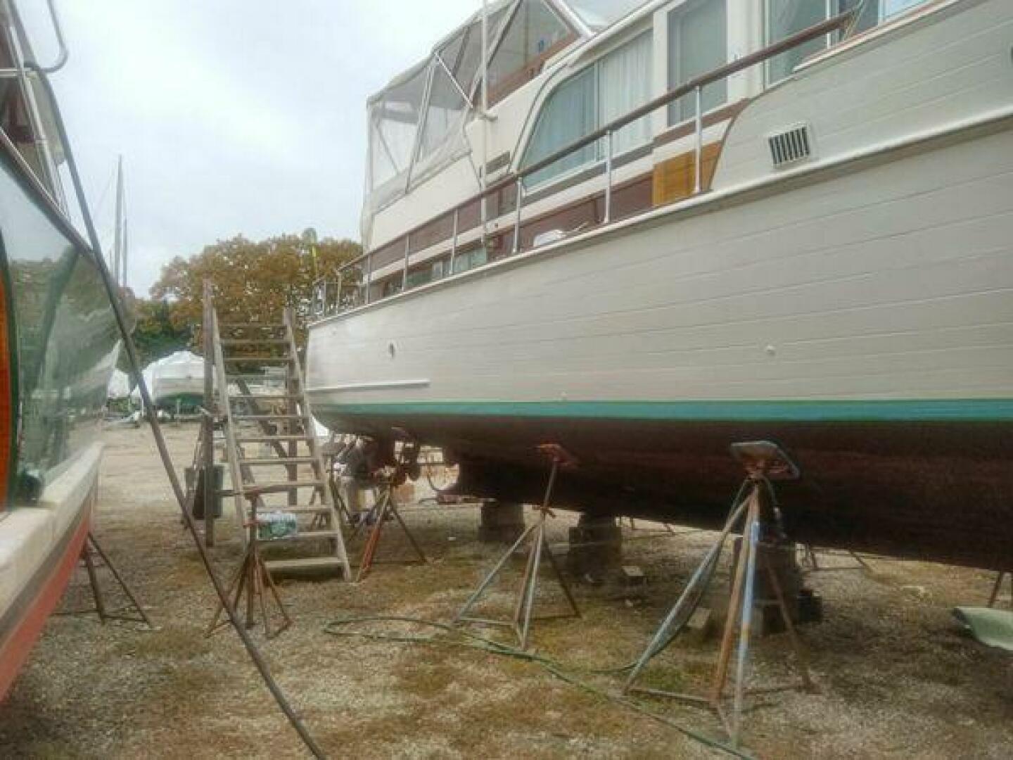 Slide: The Image of Matthews Cabin Cruisers 1960 - 4422551