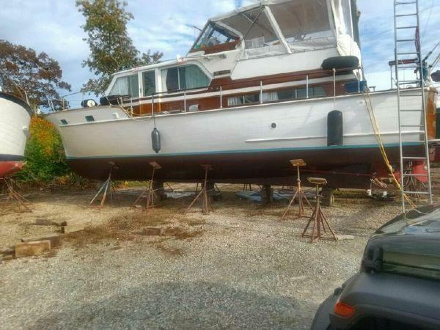Slide: The Image of Matthews Cabin Cruisers 1960 - 4422552