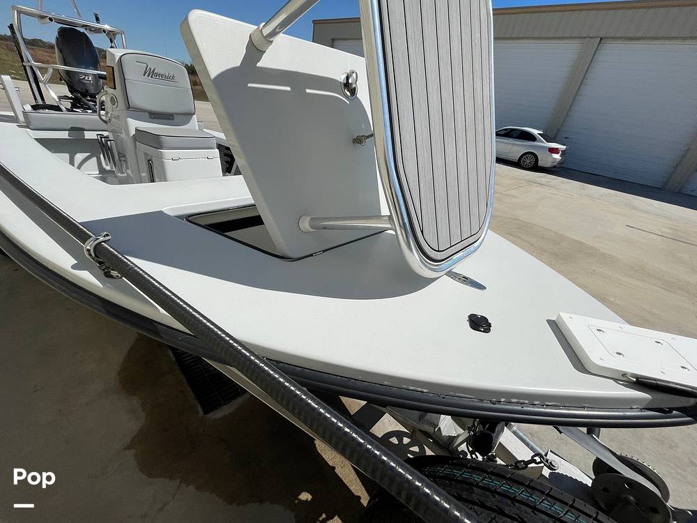 Slide: The Image of Maverick 17 HPX-V 2023 - 27