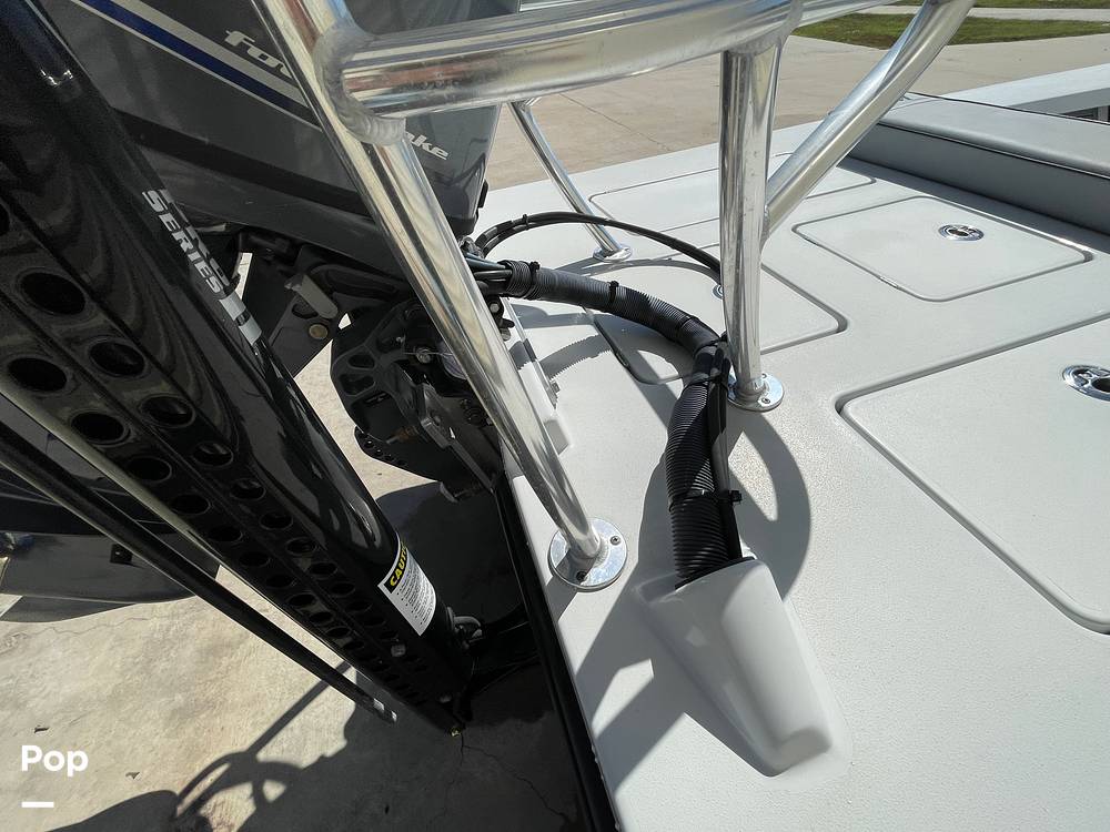 Slide: The Image of Maverick 17 HPX-V 2023 - 8