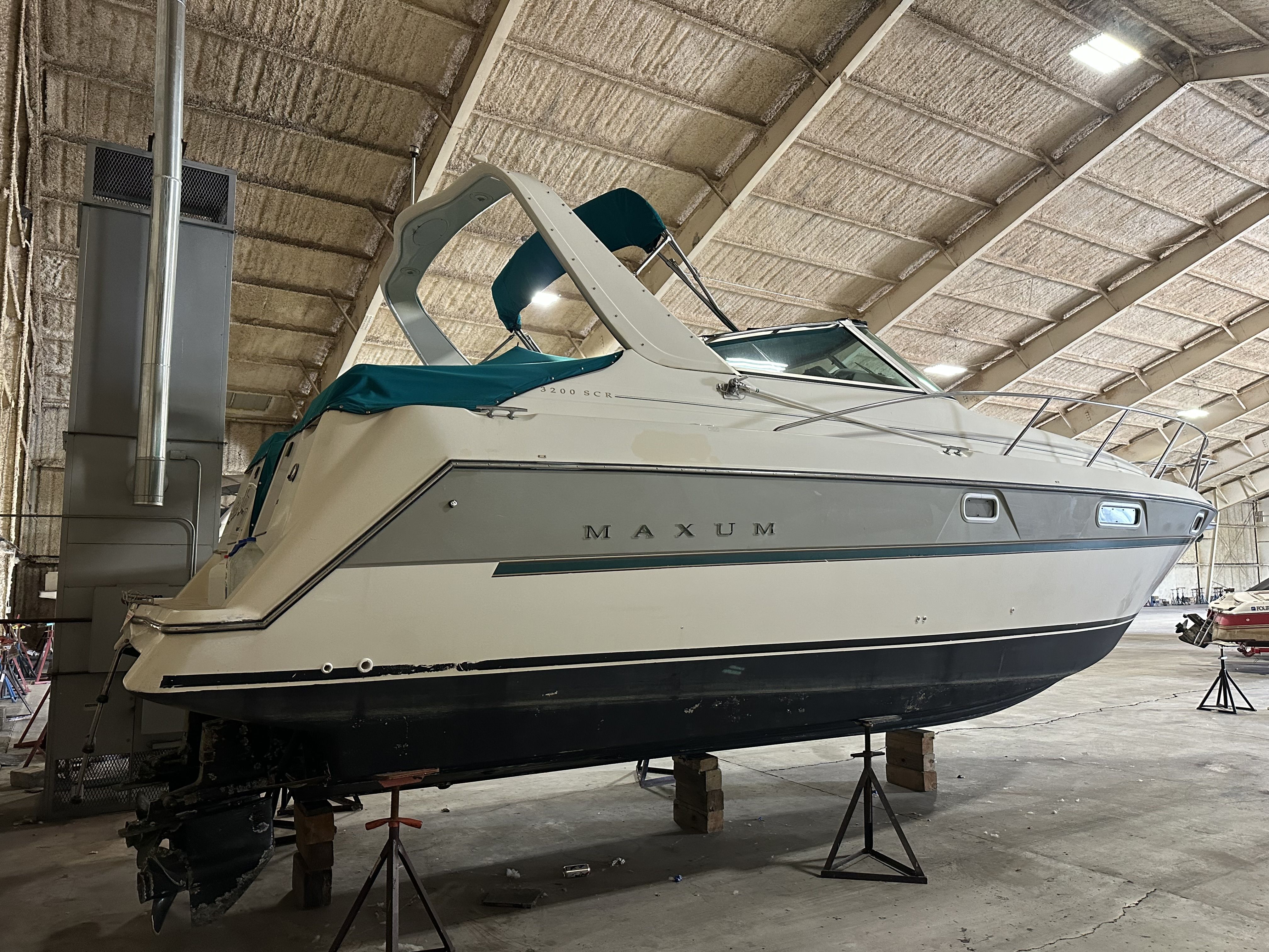 Slide: The Image of Maxum 3200 SCR 1995 - 3