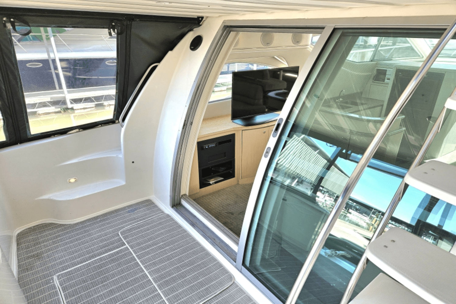 Slide: The Image of Maxum 4100 SCB 1998 - 21