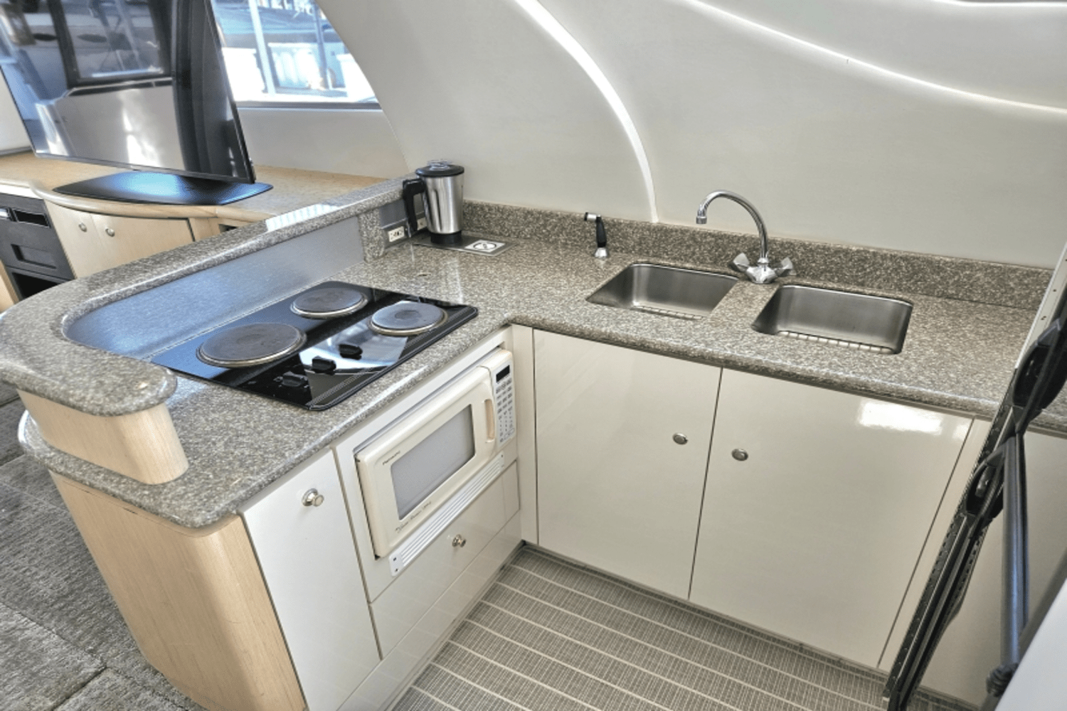 Slide: The Image of Maxum 4100 SCB 1998 - 28