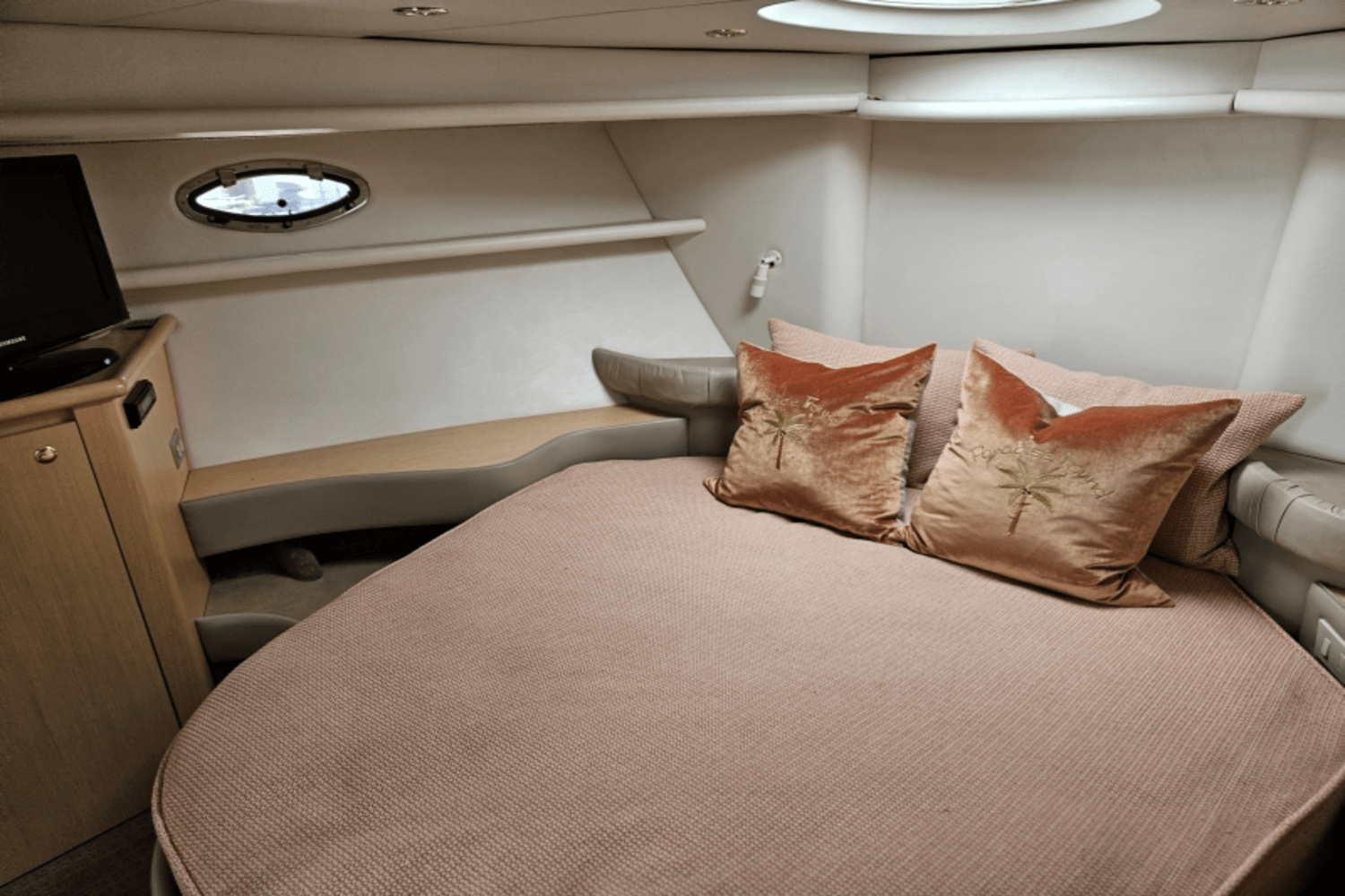 Slide: The Image of Maxum 4100 SCB 1998 - 34