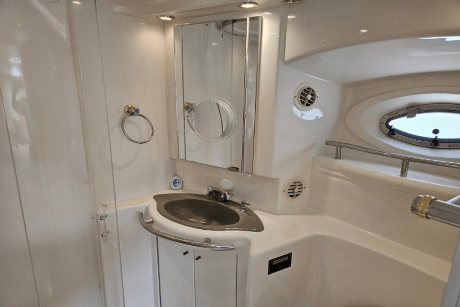 Slide: The Image of Maxum 4100 SCB 1998 - 37