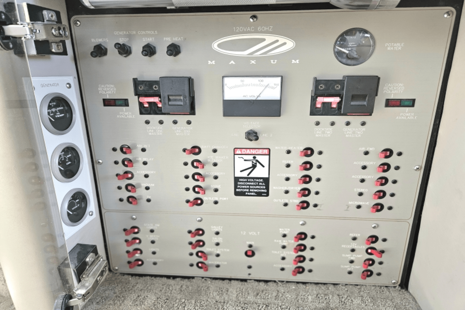 Slide: The Image of Maxum 4100 SCB 1998 - 43