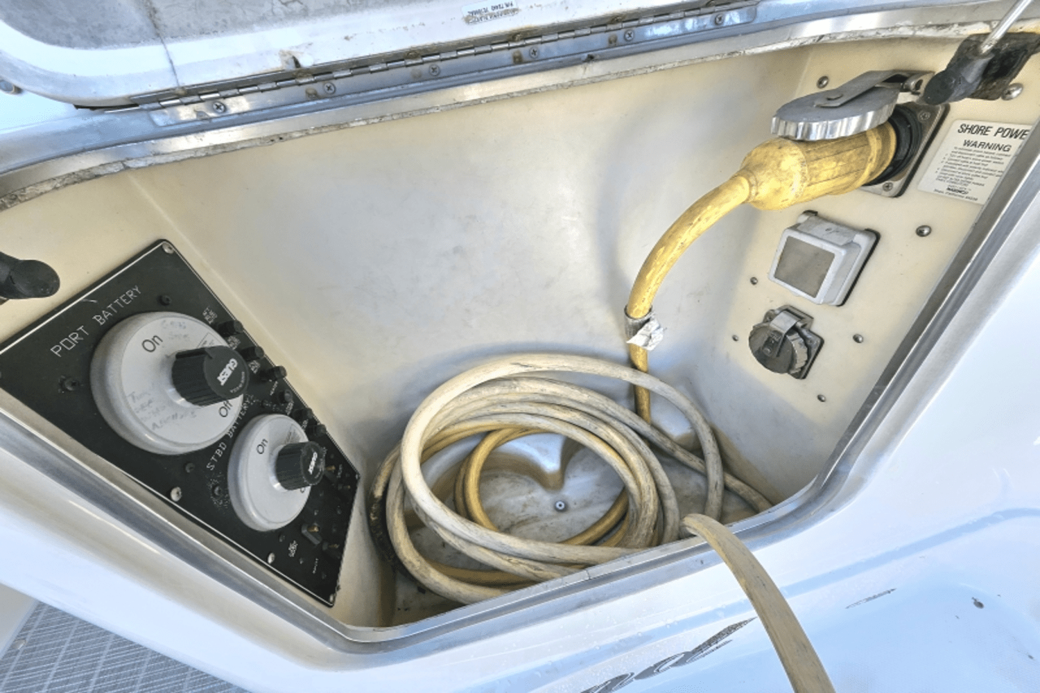 Slide: The Image of Maxum 4100 SCB 1998 - 49