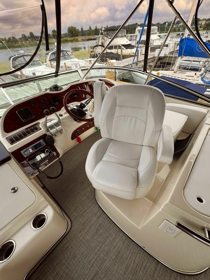 Slide: The Image of Maxum 4100 Sport Cruiser Bridge 1999 - 5556324