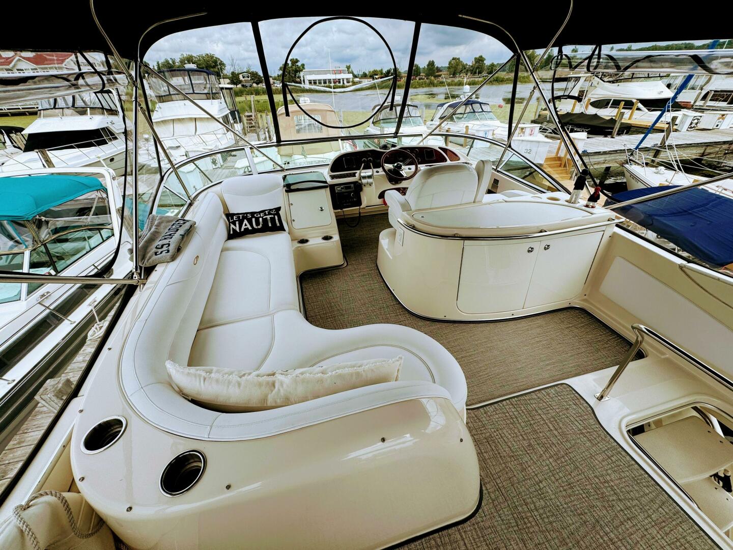Slide: The Image of Maxum 4100 Sport Cruiser Bridge 1999 - 5556327