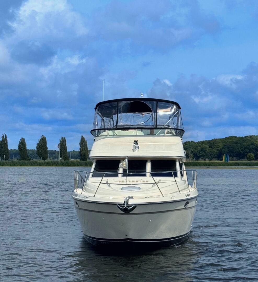 Slide: The Image of Maxum 4100 Sport Cruiser Bridge 1999 - 5556286