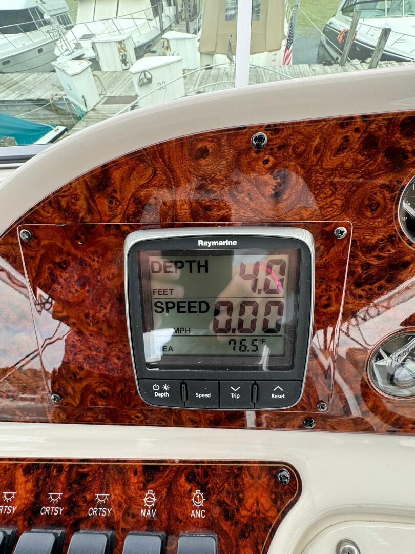 Slide: The Image of Maxum 4100 Sport Cruiser Bridge 1999 - 5556319