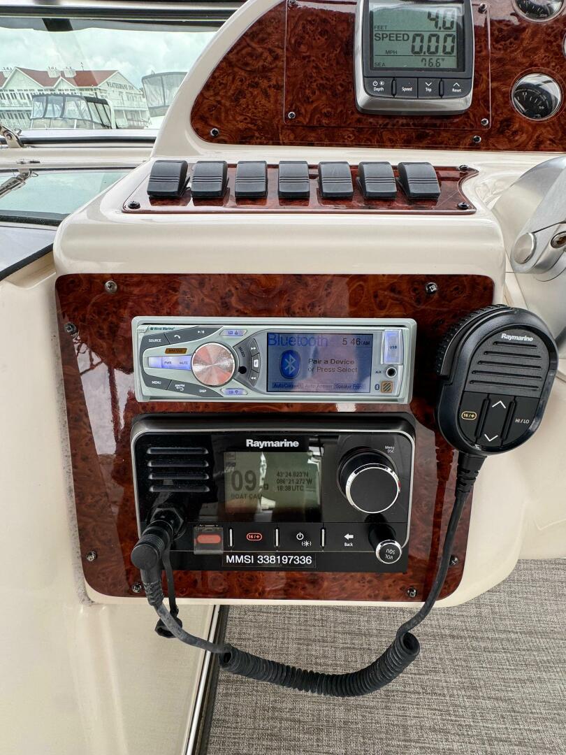 Slide: The Image of Maxum 4100 Sport Cruiser Bridge 1999 - 5556320