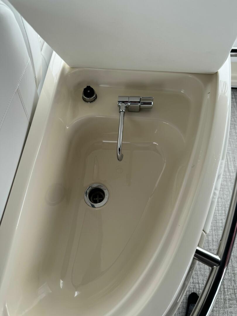 Slide: The Image of Maxum 4100 Sport Cruiser Bridge 1999 - 5556341