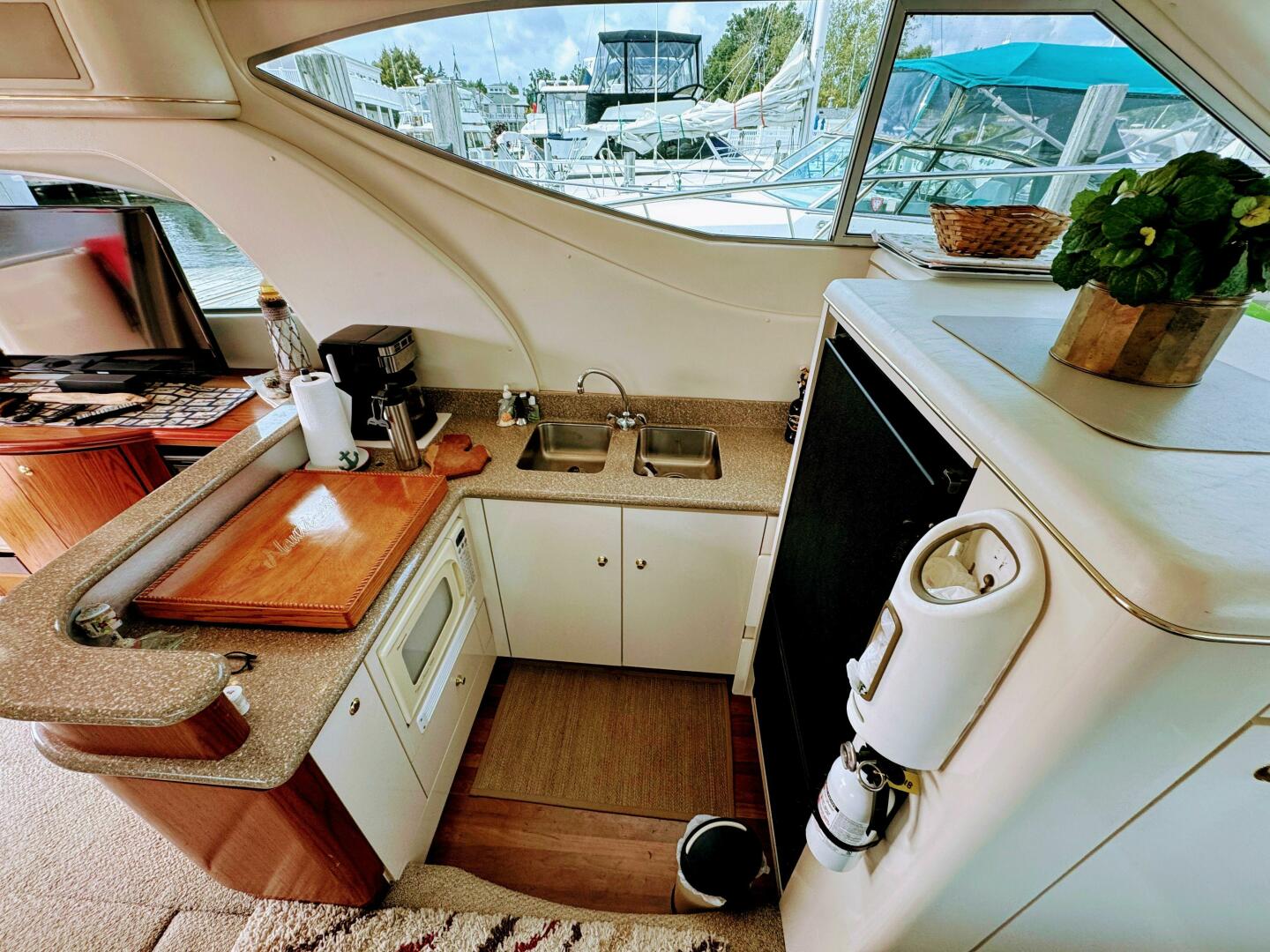 Slide: The Image of Maxum 4100 Sport Cruiser Bridge 1999 - 5556373