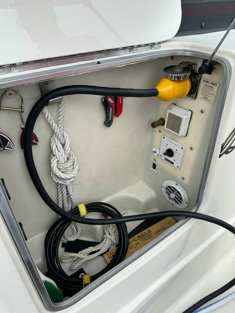 Slide: The Image of Maxum 4100 Sport Cruiser Bridge 1999 - 5556397